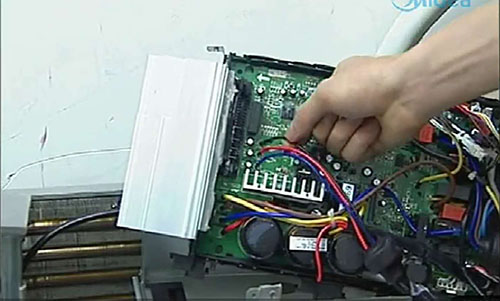 平定美的空调电话是多少